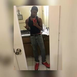 Meet your Posher, Dee